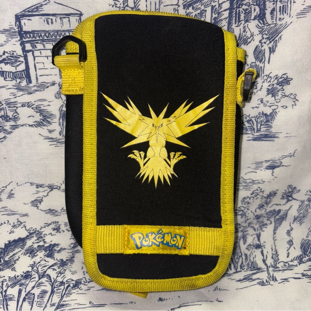 Rare Hori Nintendo 3DS Pokémon Zapdos Travel Pouch/ Carry Case